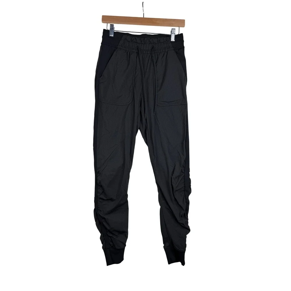 Lululemon Woman's Dance Studio Jogger Pants size 6 Black